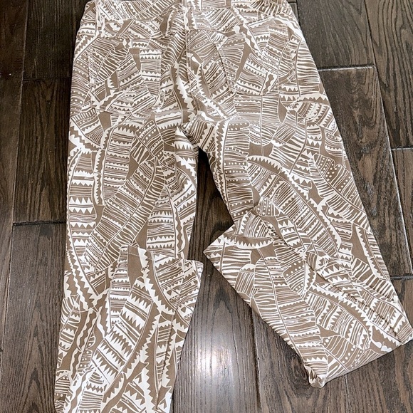 J McLaughlin brown & white safari print denim pants size 4 - Picture 8 of 8